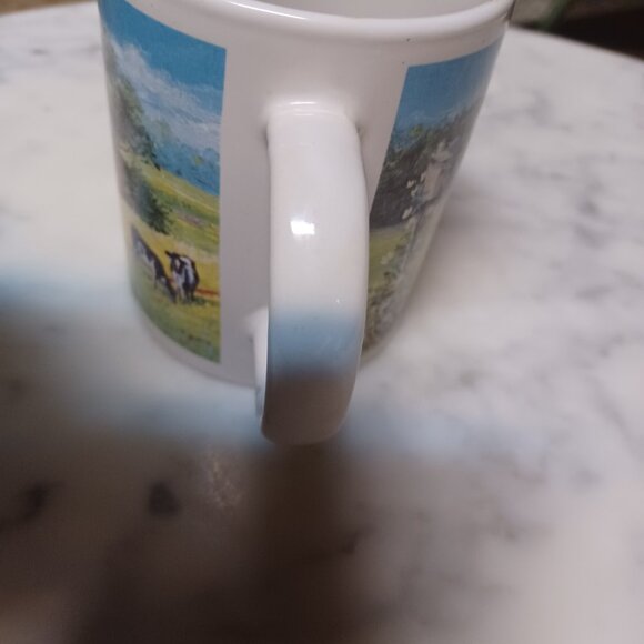 Chestnut Creek Mug Red Barn with Black & White Cows Vintage 2004 - Picture 2 of 4